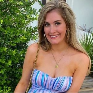 Meet your Posher, Claire